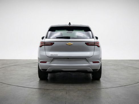 Used 2025 Chevrolet Equinox LT FWD image 7