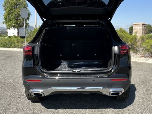 New 2026 Mercedes-Benz GLA 250 image 12