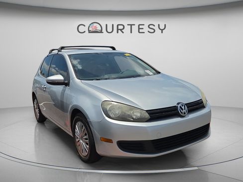 Used 2013 Volkswagen Golf 2-Door FWD image 3