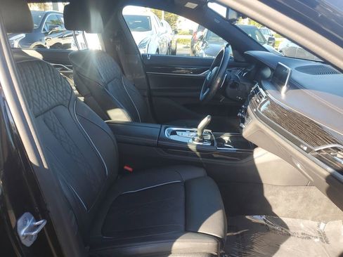 Used 2022 BMW 750i xDrive 750i xDrive w/ Executive Package image 21