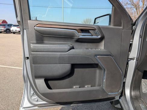 Used 2024 Chevrolet Silverado 1500 LT AWD/4WD image 8