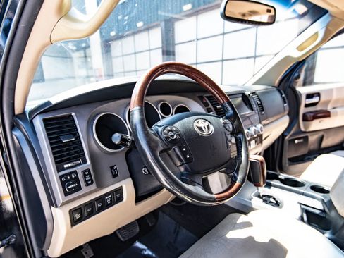 Used 2012 Toyota Sequoia Platinum image 39