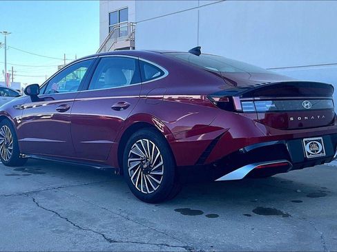Used 2025 Hyundai Sonata SEL FWD image 5