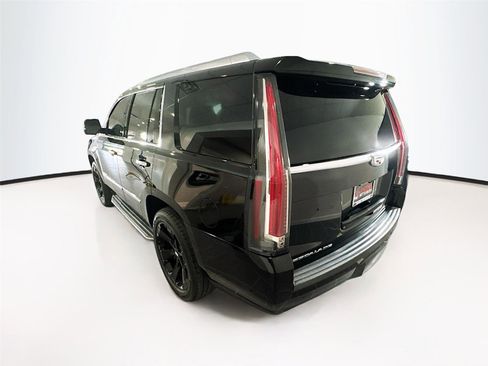 Used 2018 Cadillac Escalade Luxury image 32