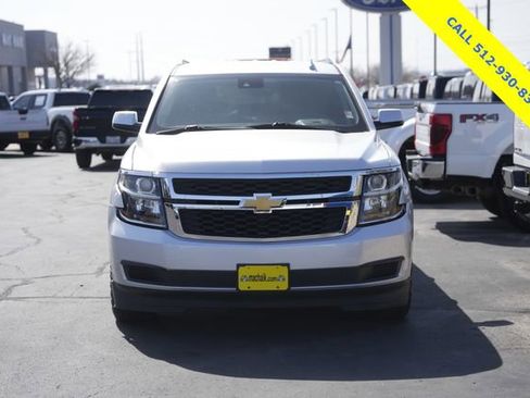 Used 2019 Chevrolet Suburban LT image 3