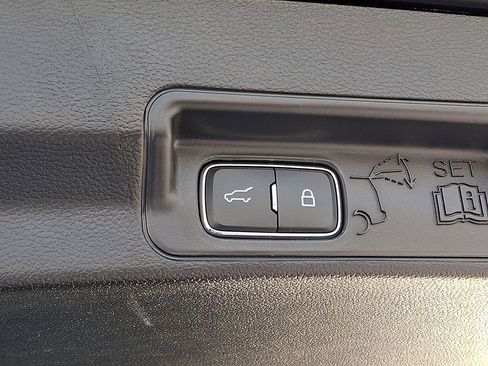 Used 2025 Ford Explorer ST image 32