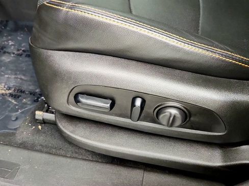 Used 2021 GMC Terrain SLT w/ Infotainment Package II image 11