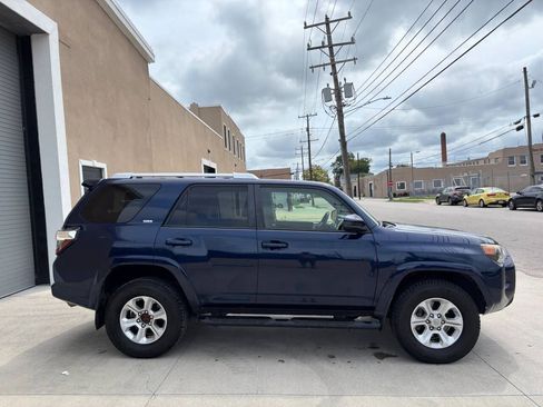 Used 2014 Toyota 4Runner SR5 AWD/4WD image 7