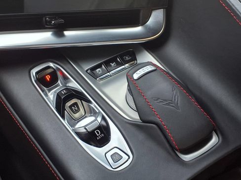 Used 2022 Chevrolet Corvette Stingray Premium Conv w/ Z51 Performance Package RWD image 19
