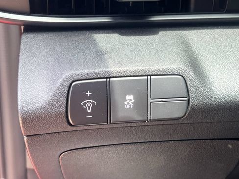 Used 2025 Hyundai Elantra Sport FWD image 27