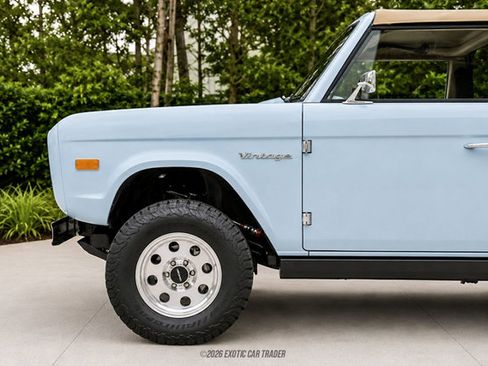 Used 2025 Ford Bronco Badlands AWD/4WD image 4