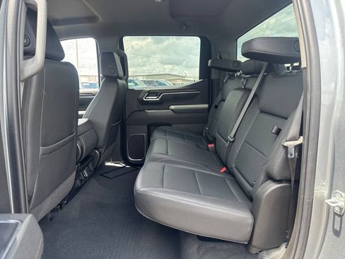 Used 2025 GMC Sierra 1500 SLT AWD/4WD image 14