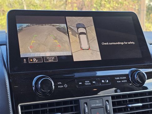 Used 2024 INFINITI QX80 Luxe image 9