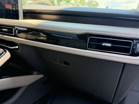 Used 2022 Lincoln Nautilus Reserve AWD/4WD image 26