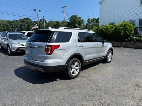 Used 2016 Ford Explorer XLT w/ Equipment Group 202A AWD/4WD image 7