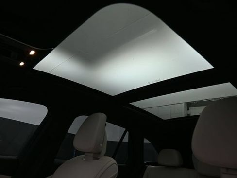 New 2025 Mercedes-Benz GLC 300 image 28