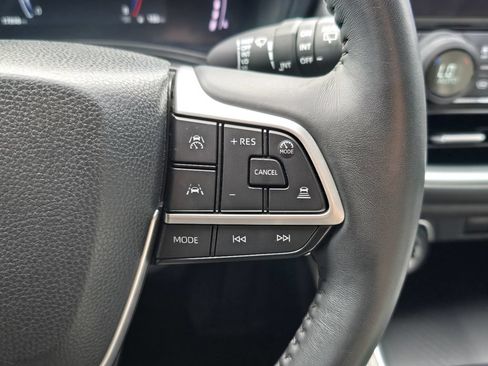 Used 2025 Toyota Grand Highlander AWD image 20