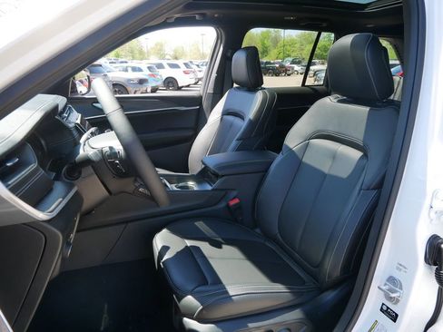 New 2025 Jeep Grand Cherokee Limited 4xe image 19