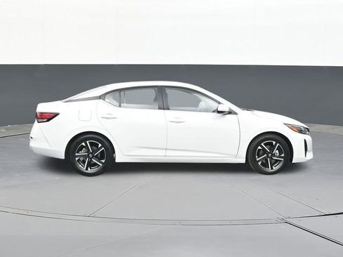 Used 2025 Nissan Sentra SV image 17