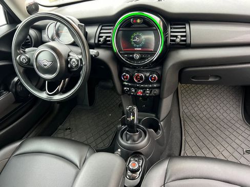 Used 2020 MINI Cooper 2-Door Hardtop image 3