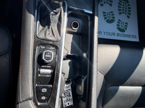 Used 2017 Volvo S90 T6 Momentum image 16