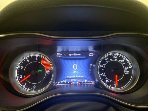 Used 2021 Jeep Cherokee High Altitude AWD/4WD image 9