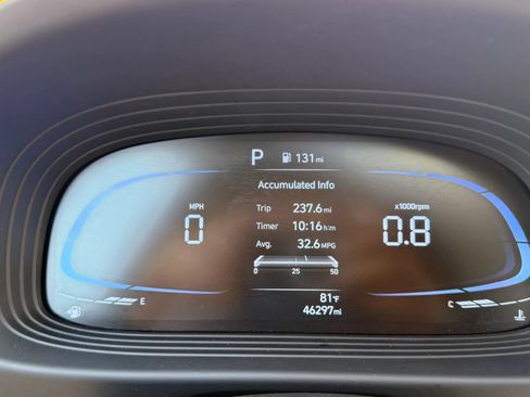 Used 2025 Hyundai Venue SEL FWD image 21