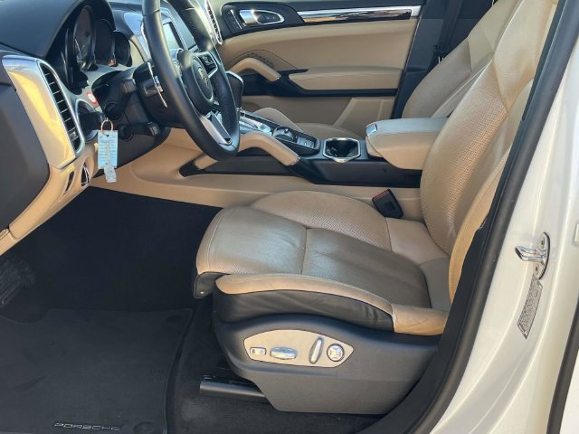 Used 2016 Porsche Cayenne AWD/4WD image 13