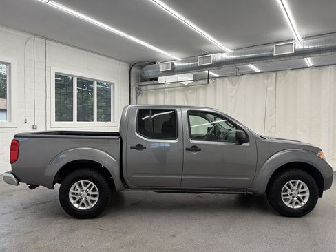 Used 2017 Nissan Frontier SV AWD/4WD image 4