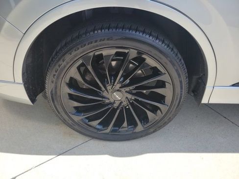 Certified 2024 Lincoln Aviator Reserve w/ Jet Package AWD/4WD image 12