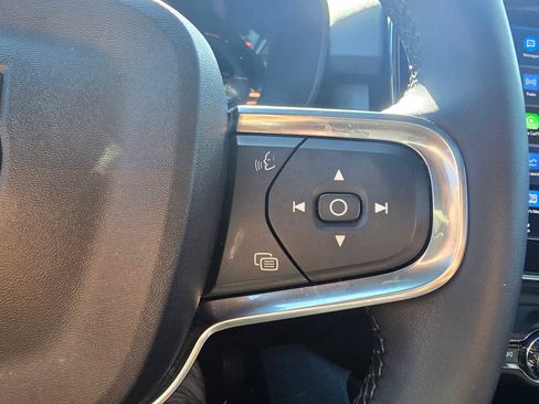 Used 2023 Volvo XC40 Recharge Ultimate image 35