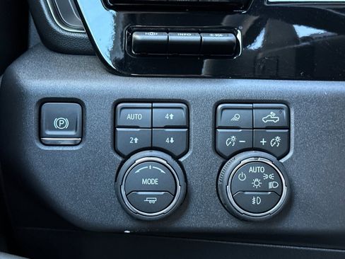 Used 2026 Chevrolet Silverado 1500 ZR2 w/ LPO, Dark Essentials Package image 31