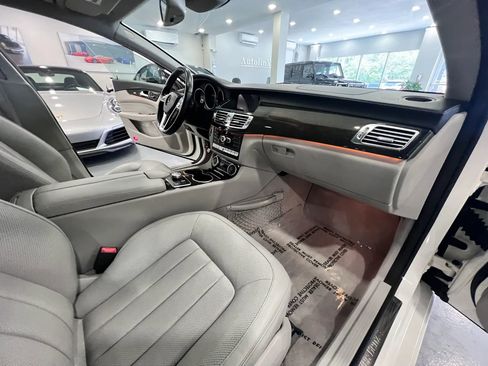 Used 2014 Mercedes-Benz CLS 550 w/ Premium 1 Package image 22