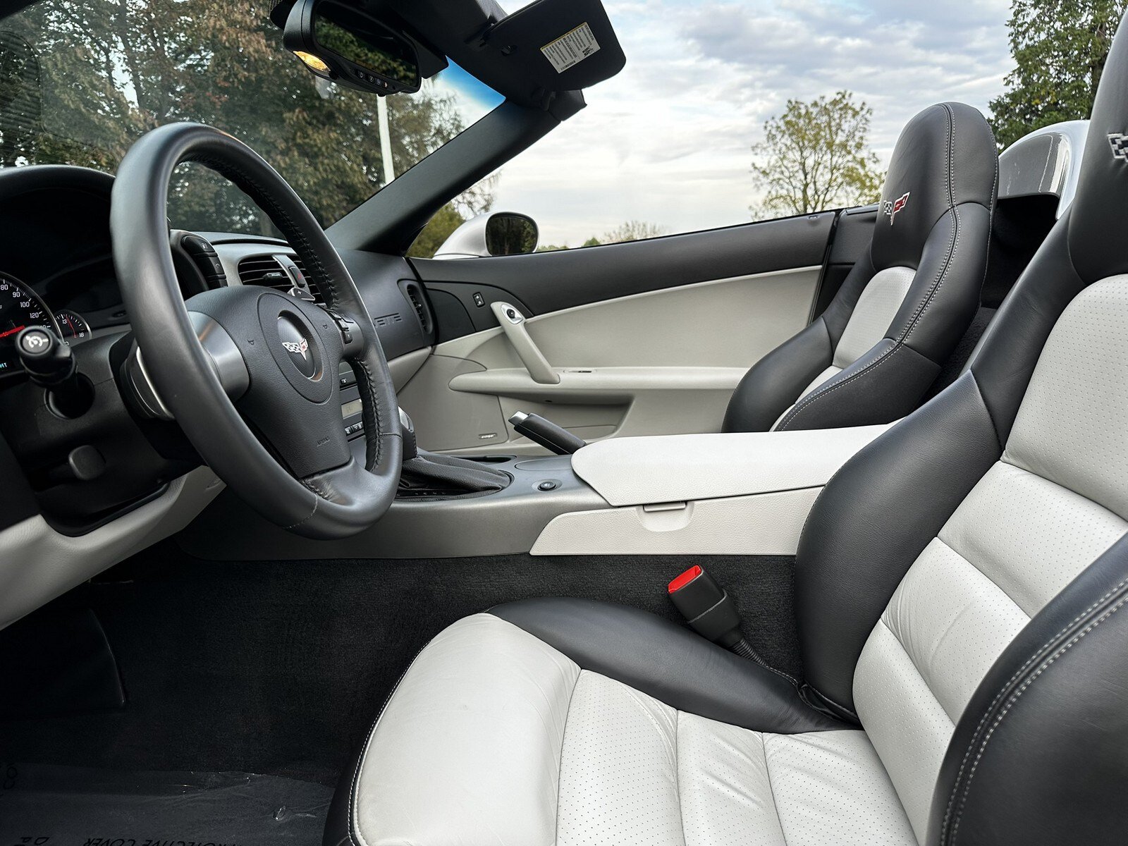 Used 2007 Chevrolet Corvette Convertible w/ Preferred Equipment Group RWD image 15
