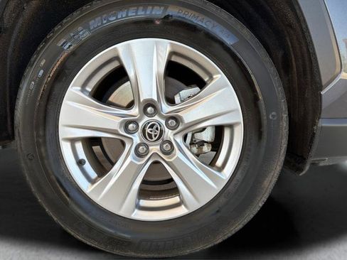 Used 2025 Toyota RAV4 XLE AWD/4WD image 23