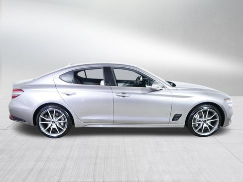 Used 2024 Genesis G70 2.5T AWD/4WD image 8