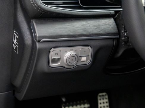New 2026 Mercedes-Benz GLS 580 4MATIC image 22