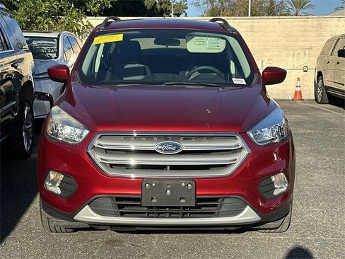 Used 2018 Ford Escape SE w/ SE Sync 3 Package image 2