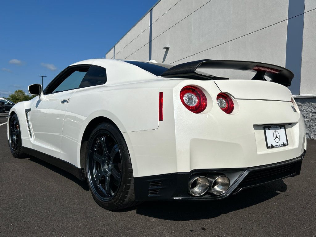 Used 2015 Nissan GT-R Black Edition AWD/4WD image 5