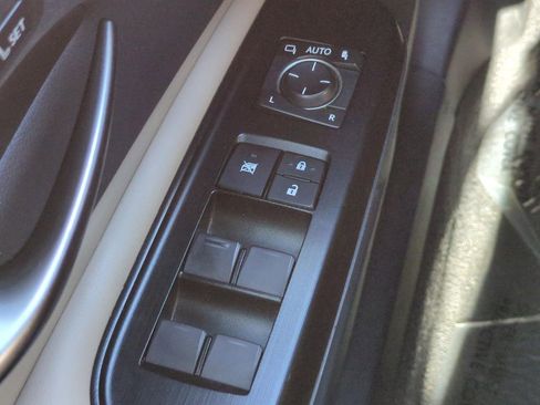 Used 2020 Lexus ES 300h w/ Premium Package image 21