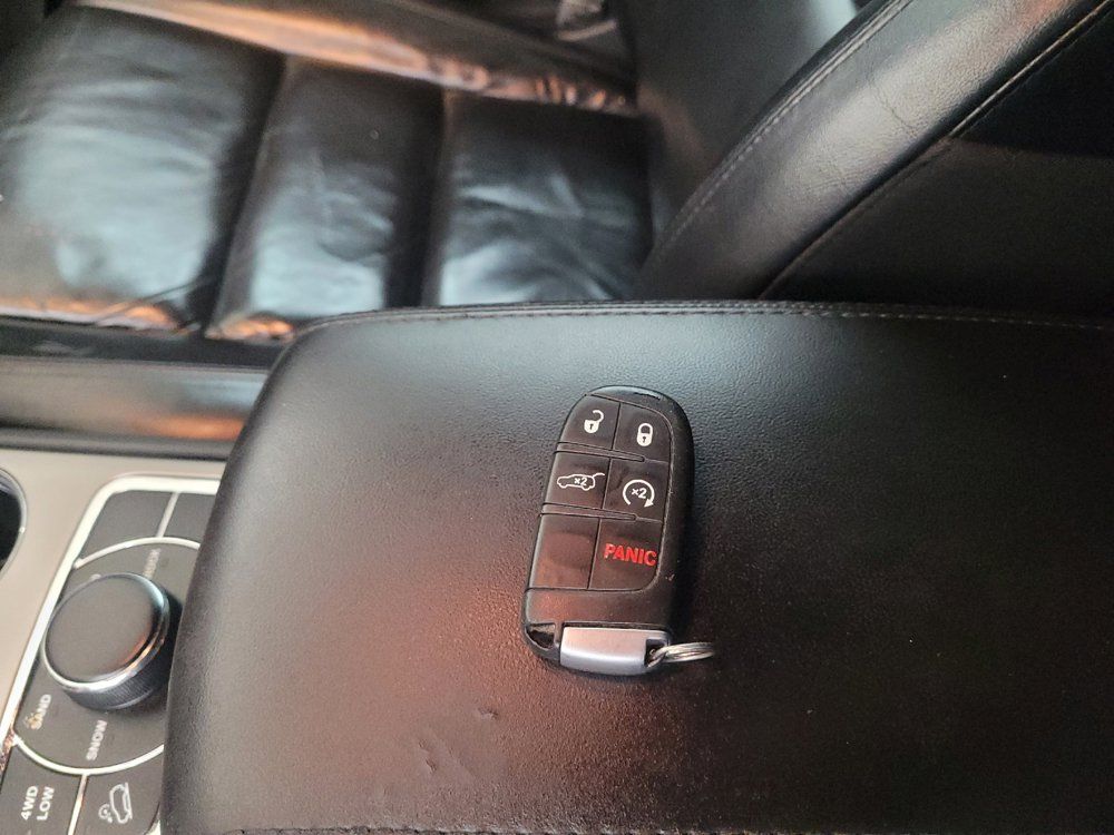 Used 2021 Jeep Grand Cherokee Limited w/ Premium Lighting Group AWD/4WD image 32