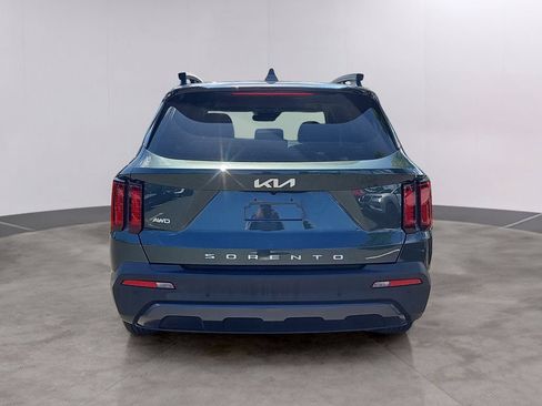 Certified 2022 Kia Sorento S w/ Panoramic Sunroof Package AWD/4WD image 5