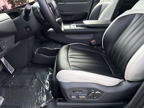 Used 2025 Kia EV9 GT-Line image 19