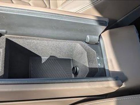 New 2026 BMW i5 eDrive40 w/ Convenience Package image 23