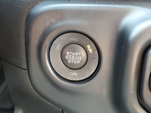 Used 2022 Jeep Wrangler Sport AWD/4WD image 12