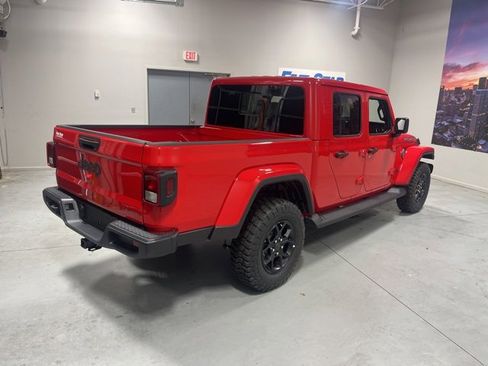 New 2025 Jeep Gladiator Sport image 5