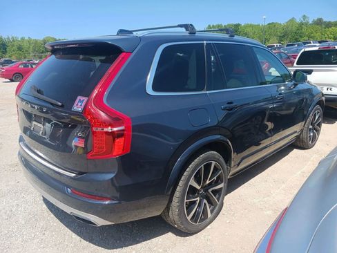 Used 2020 Volvo XC90 T6 Momentum w/ Protection Package Premier image 2