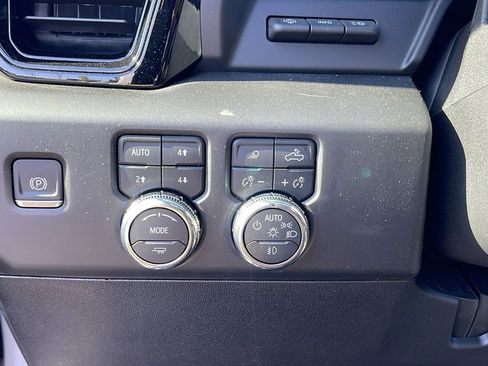 New 2026 GMC Sierra 2500 AT4 w/ AT4 Premium Plus Package AWD/4WD image 25