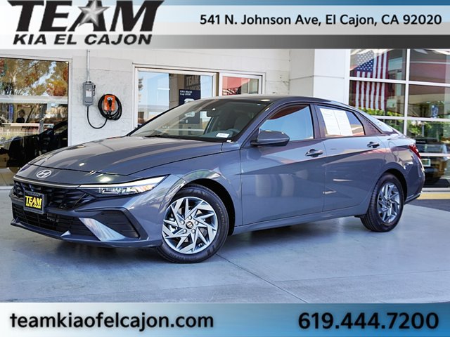 Used 2024 Hyundai Elantra SEL FWD image 2