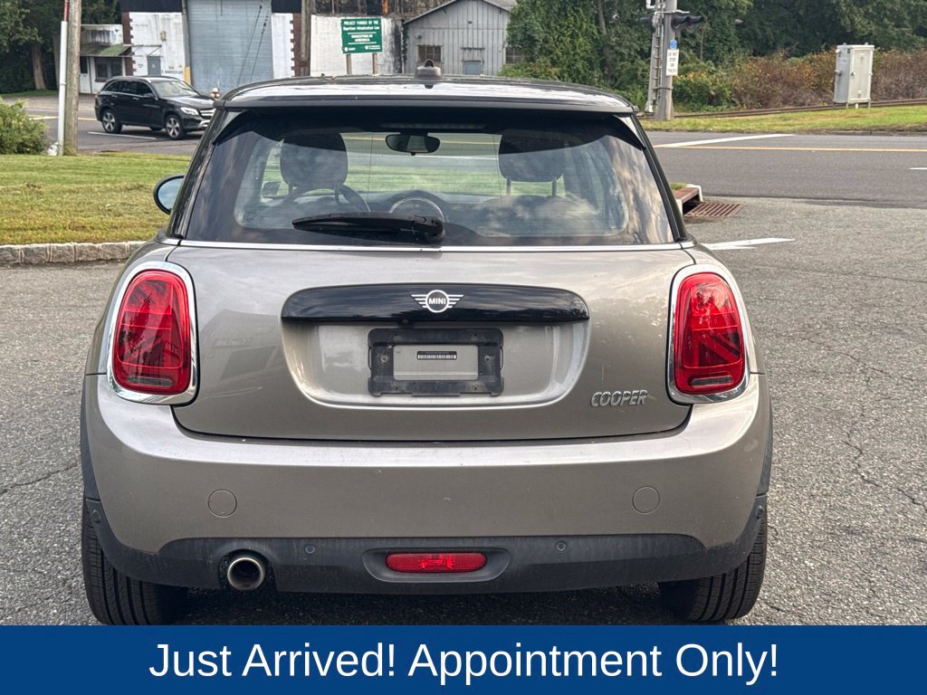 Used 2021 MINI Cooper 2-Door Hardtop FWD image 6